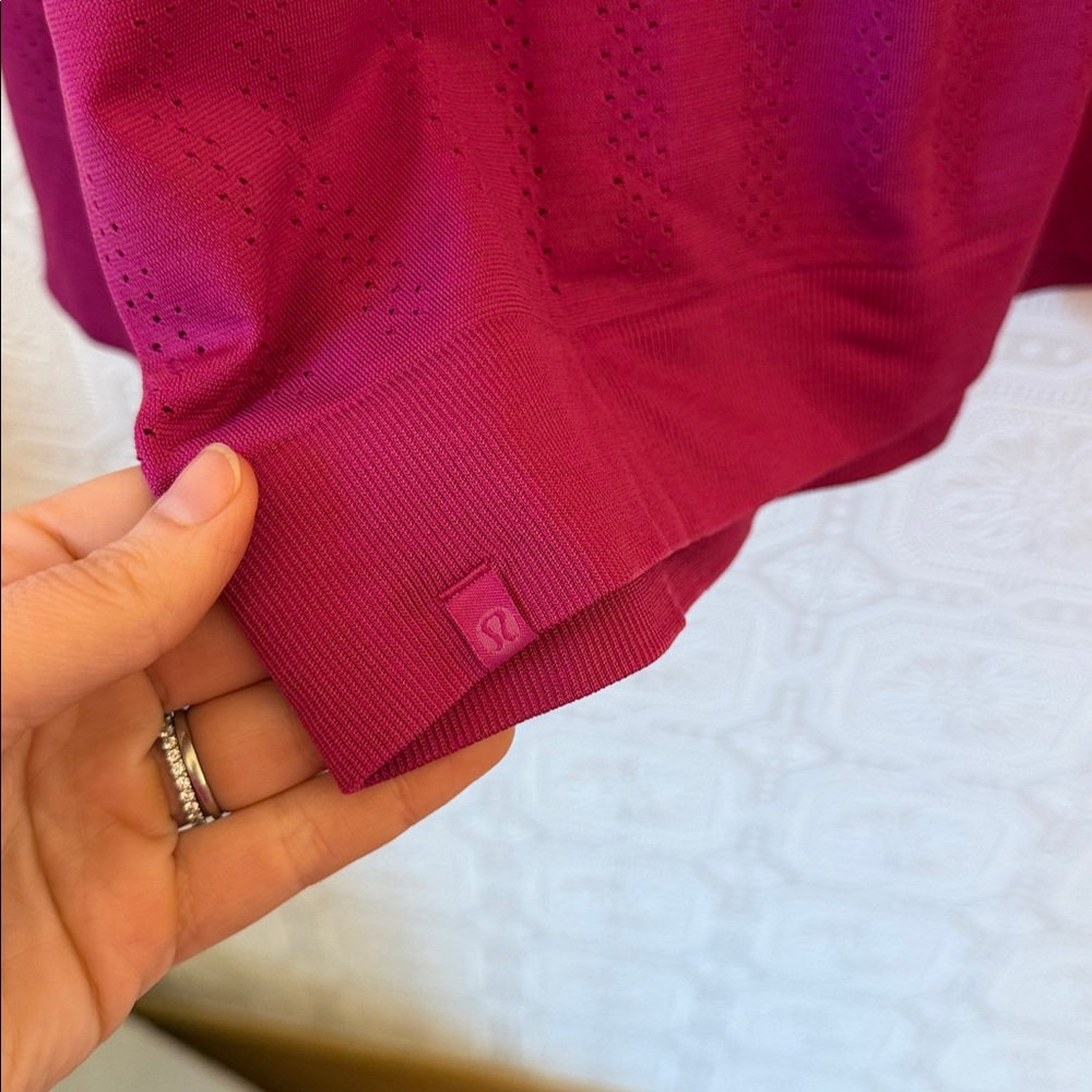Lululemon Swiftly Breathe Long Sleeve Fletching Lines Ripened Raspberry Sz 10 - Picture 8 of 8